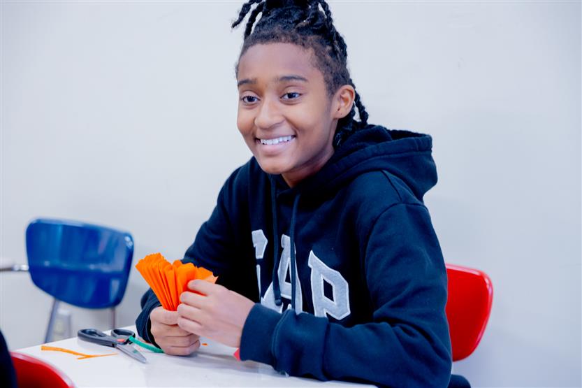 Students make a tapete